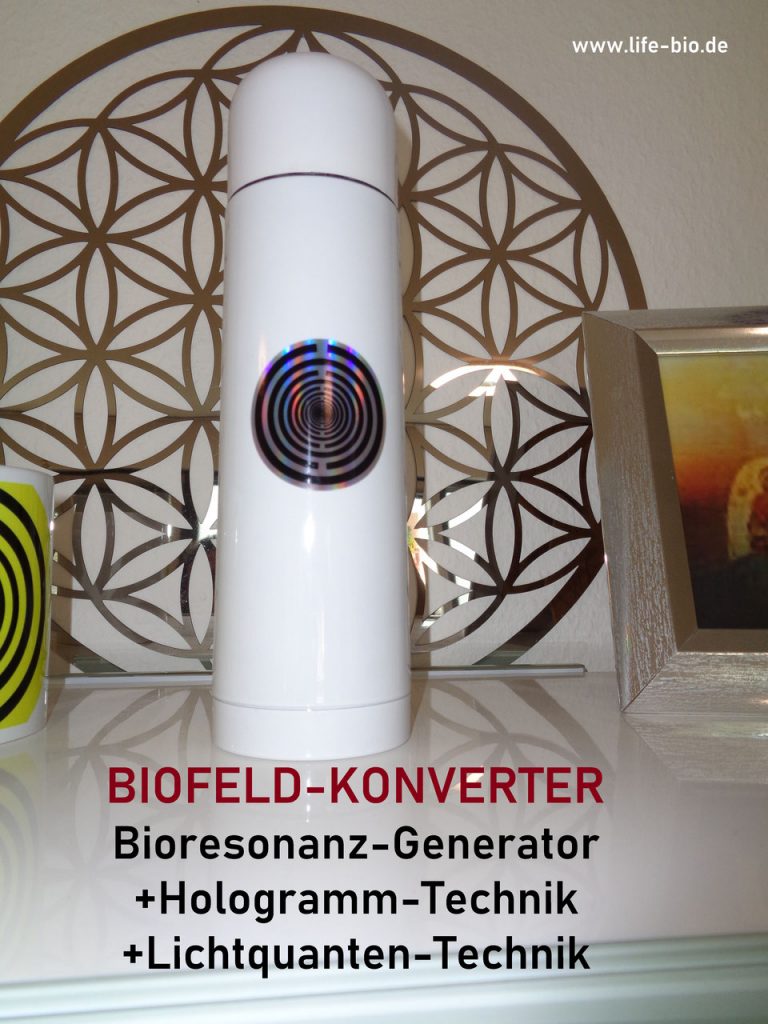 Weißer Biofeld-Konverter mit Hologramm-Symbol, vor Blumenmuster, Frontalansicht
