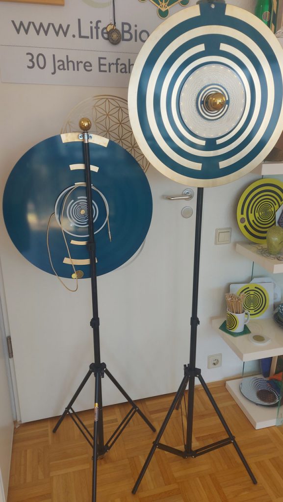 Prana Echo Resonanz Ständer Gold-Version | Multiwellen-Oszillator | Energie-Scheibe