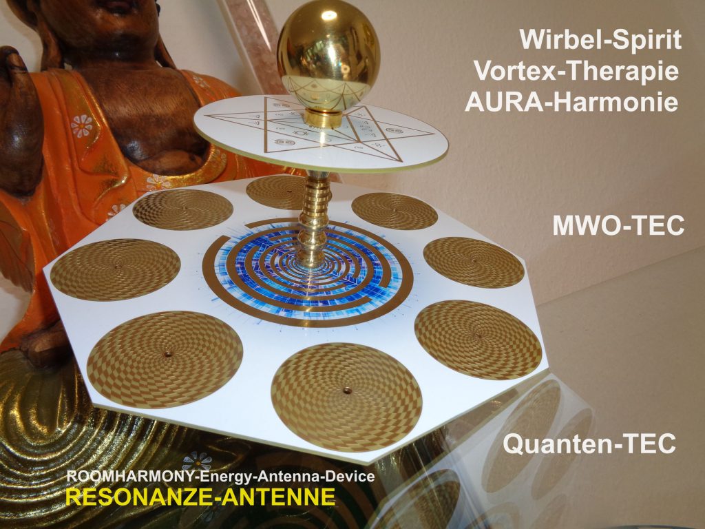 Tesla-Antenne SHAMBALLA Hz Frequenz: Weiße Resonanz-Antenne mit goldenen Spiralen und Kugel auf einem Tisch