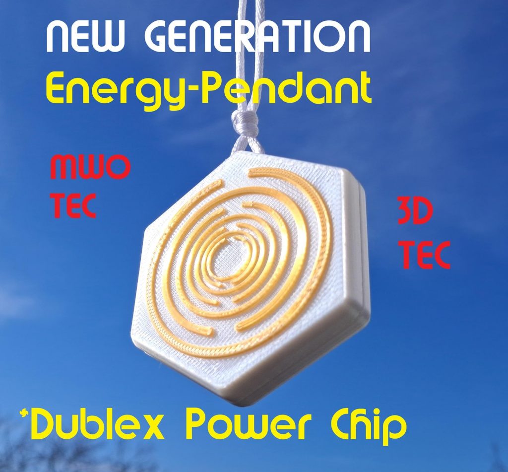 Quantenfeld-Life-Field Amulett: Sechseckiges Energie-Amulett mit goldener Spirale vor blauem Himmel