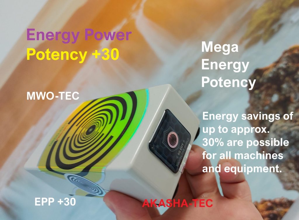 EPP +30 Generator Energiefeld Potency: Hand hält weißen Würfel mit Spiralmuster und Energiefeld-Text, Seitenansicht