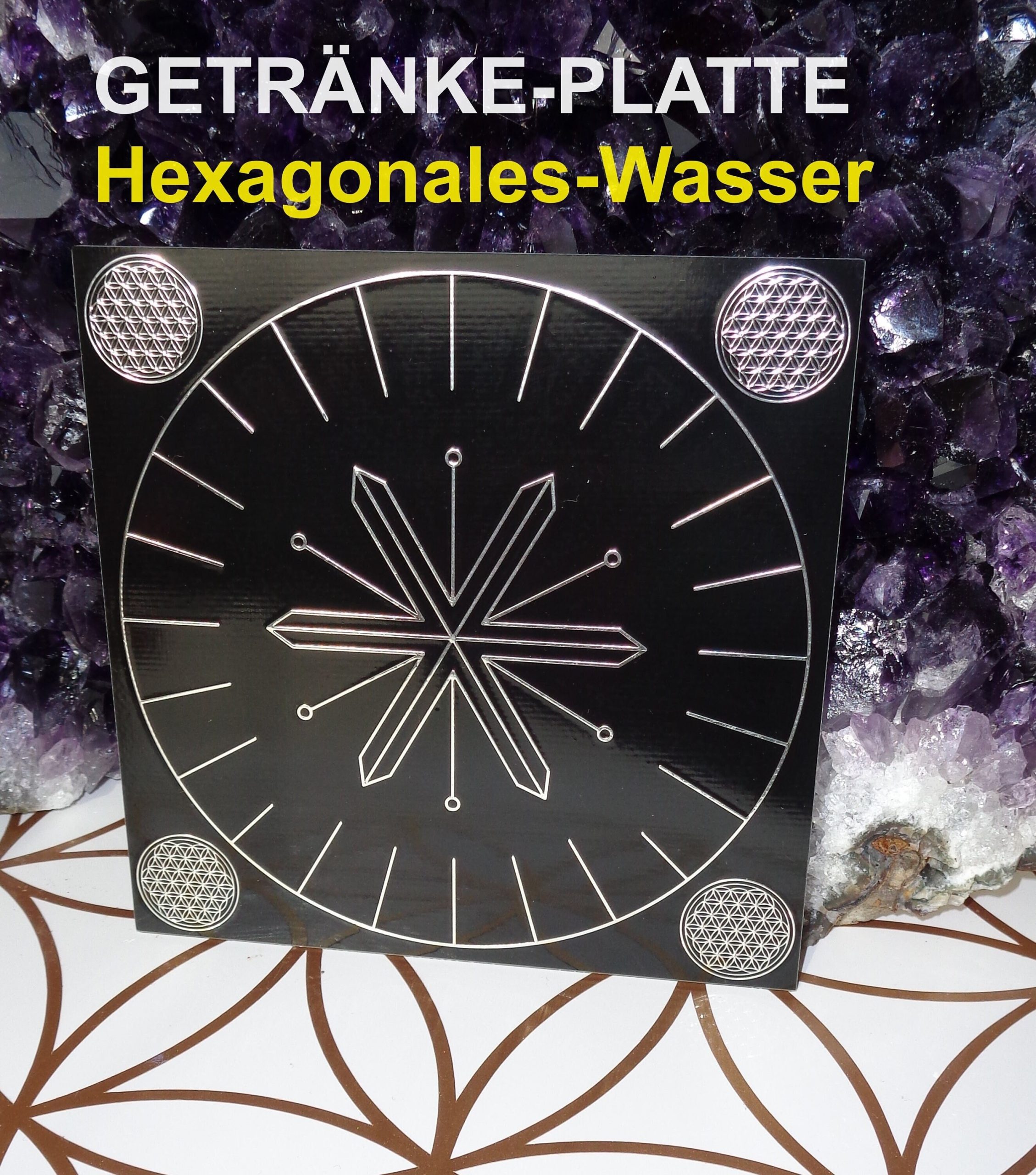Quadratische Getränke-Platte mit geometrischen Mustern, Draufsicht