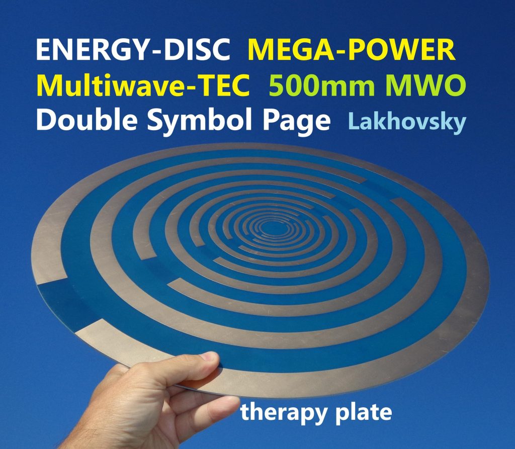 Mega-Disc Doppel 500mm: Hand hält Mega-Disc mit blauen Spiralen gegen blauen Himmel